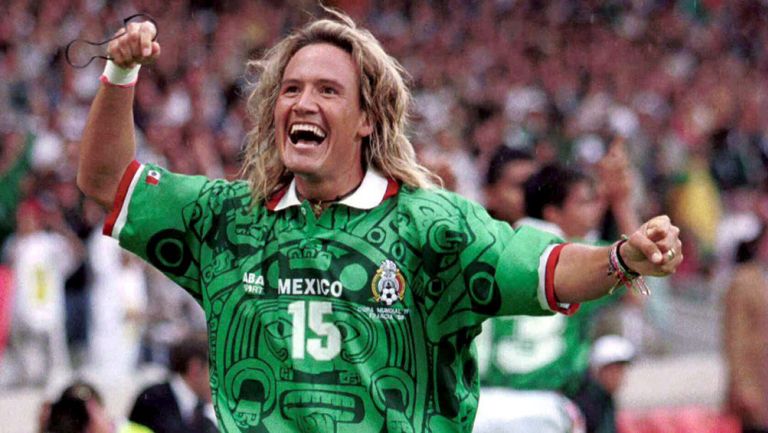 Luis Hernandez – Tiền đạo tài năng của đội tuyển Mexico Luis Hernandez – Tiền đạo tài năng của đội tuyển Mexico