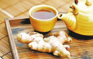 Uống trà gừng để giảm đau bụng kinh